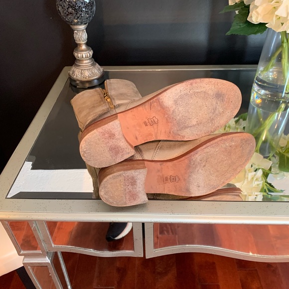 Tory Burch golden boots - Picture 4 of 8